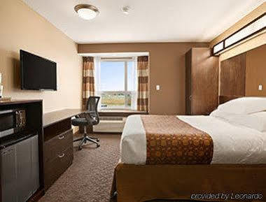 Microtel Inn & Suites By Wyndham Blackfalds Esterno foto