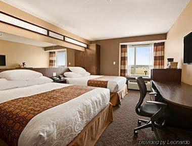 Microtel Inn & Suites By Wyndham Blackfalds Esterno foto